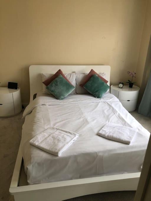 Apartament Stunning 3 Bedroom In *