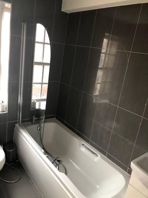 Stunning 3 Bedroom In Londra