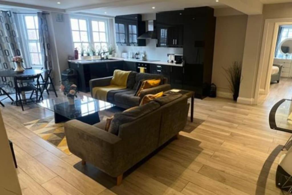 Apartament Stunning 3 Bedroom In Londra